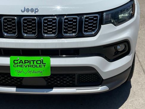Used 2025 Jeep Compass Limited AWD/4WD image 8