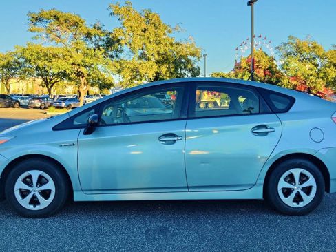 Used 2014 Toyota Prius Three image 8