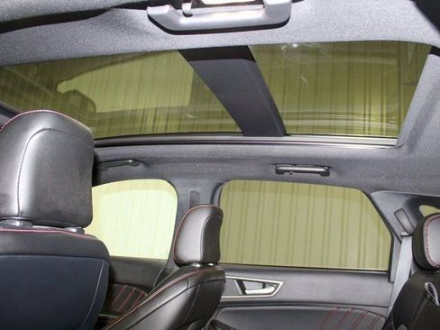 Used 2022 Ford Edge ST-Line image 14