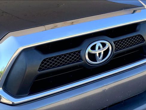 Used 2012 Toyota Tacoma PreRunner w/ SR5 Pkg image 30