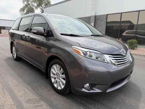 Used 2015 Toyota Sienna Limited Premium image 4