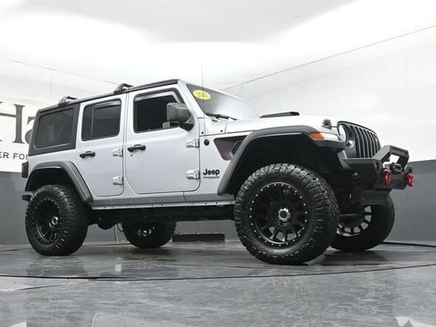 Used 2022 Jeep Wrangler Unlimited Sport AWD/4WD image 2
