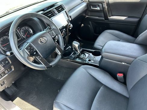 Used 2020 Toyota 4Runner TRD Off-Road Premium w/ Moonroof Package AWD/4WD image 10