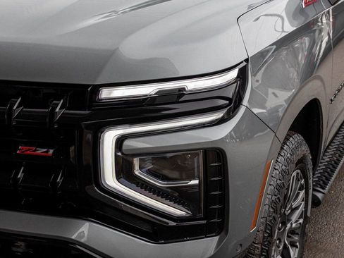 Used 2025 Chevrolet Suburban Z71 image 37