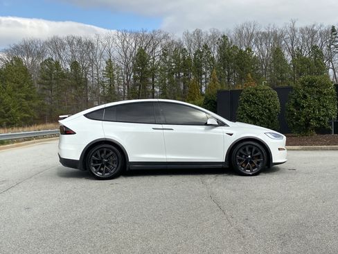 Used 2022 Tesla Model X Plaid image 5
