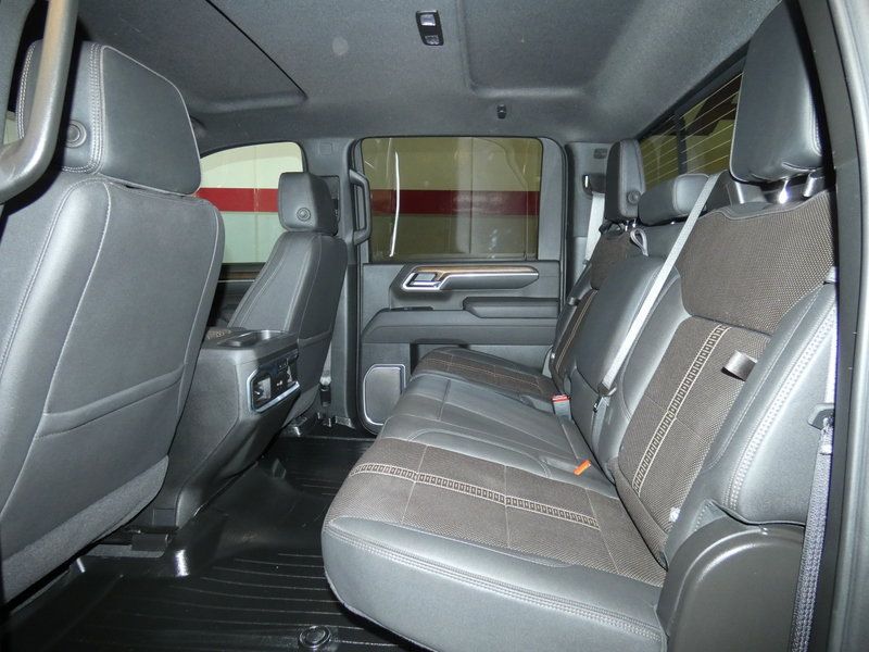 Used 2025 Chevrolet Silverado 2500 High Country w/ Midnight Edition AWD/4WD image 28