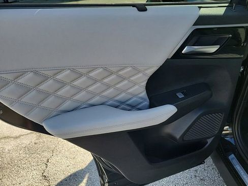 New 2025 Mitsubishi Outlander SEL image 11