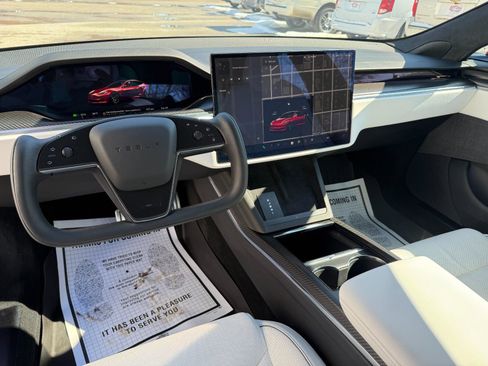 Used 2021 Tesla Model S Plaid image 11
