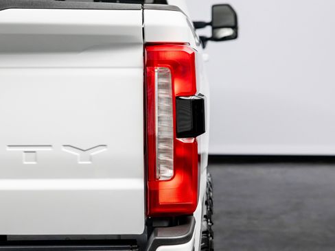 Used 2024 Ford F350 Lariat w/ Lariat Ultimate Package image 21