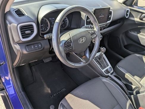 Certified 2022 Hyundai Venue Limited image 7