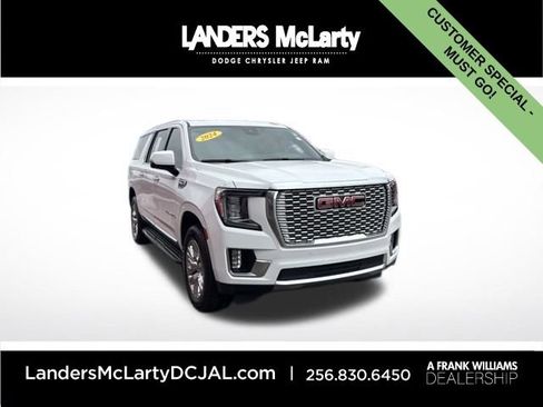 Used 2024 GMC Yukon XL Denali RWD image 1