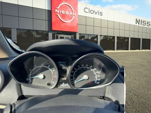 Used 2018 Ford Fiesta SE image 2