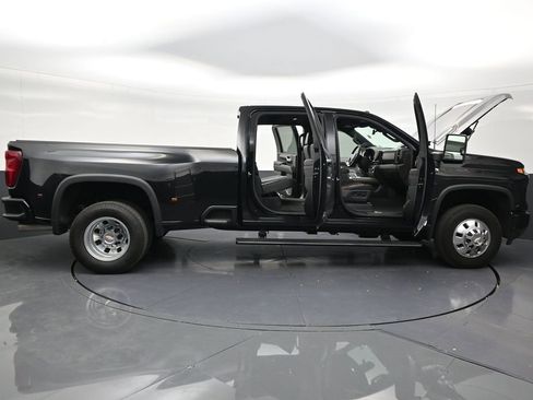 Used 2025 Chevrolet Silverado 3500 High Country w/ High Country Premium Package AWD/4WD image 29