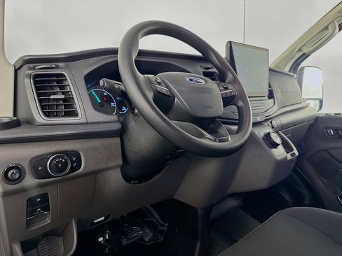 Used 2023 Ford E-Transit Low Roof image 22