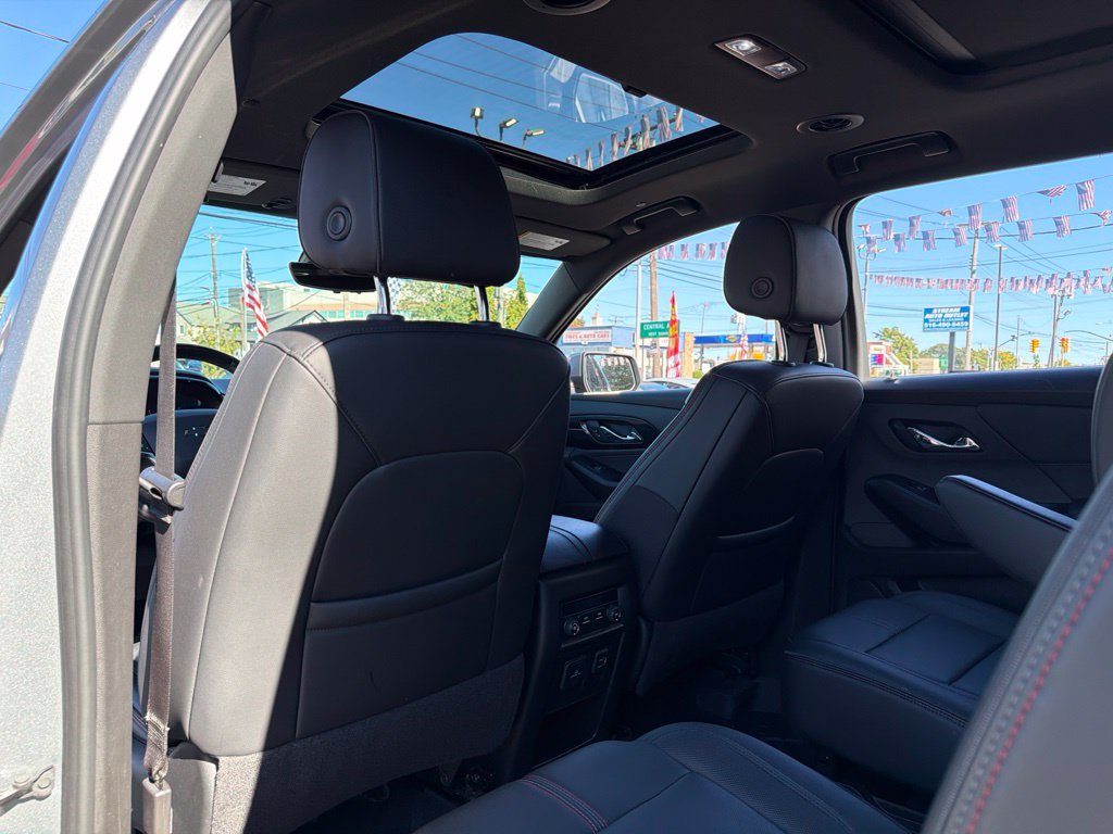 Used 2023 Chevrolet Traverse RS w/ LPO, Floor Liner Package AWD/4WD image 24