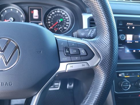 Used 2021 Volkswagen Atlas Cross Sport SE w/ Panoramic Sunroof Package image 15