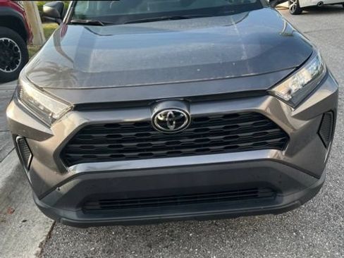 Used 2021 Toyota RAV4 LE FWD image 1