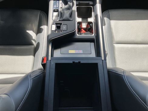 Used 2024 Lexus GX 550 w/ Accessory Package (31) AWD/4WD image 22