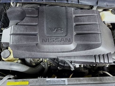 Used 2021 Nissan Titan SV w/ SV Convenience Package image 38