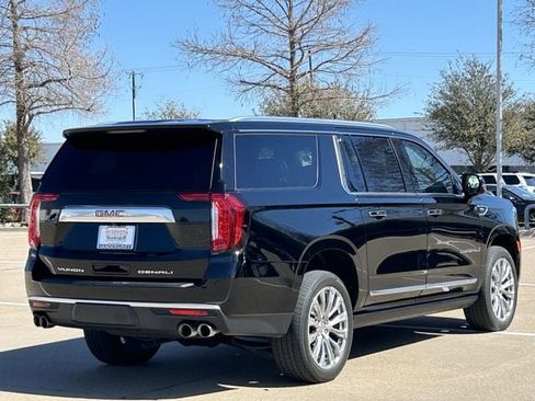 Used 2024 GMC Yukon XL Denali image 4