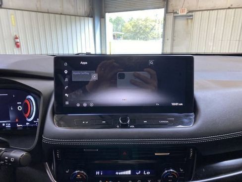 Used 2025 Nissan Rogue SL FWD image 43