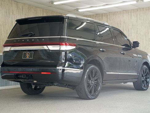 Used 2023 Lincoln Navigator Reserve AWD/4WD image 10