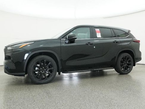 New 2026 Toyota Highlander XLE image 26