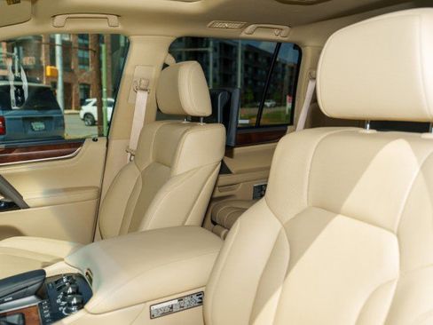 Used 2018 Lexus LX 570 4WD image 15