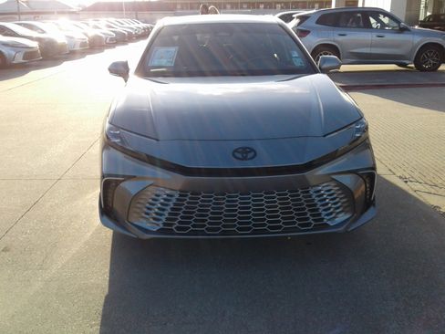 Used 2025 Toyota Camry XSE image 2
