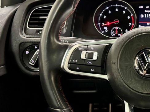 Used 2017 Volkswagen GTI SE FWD image 23