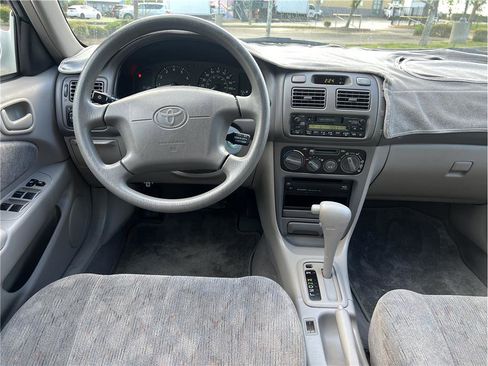 Used 1999 Toyota Corolla LE image 12