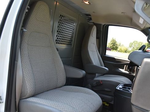 Used 2025 GMC Savana 2500 w/ Driver Convenience Package RWD image 21