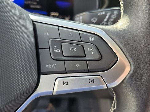 Used 2023 Volkswagen Taos SE w/ Panoramic Sunroof Package image 26