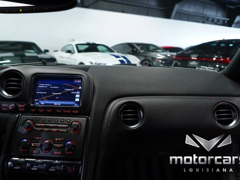 Used 2014 Nissan GT-R Black Edition image 36