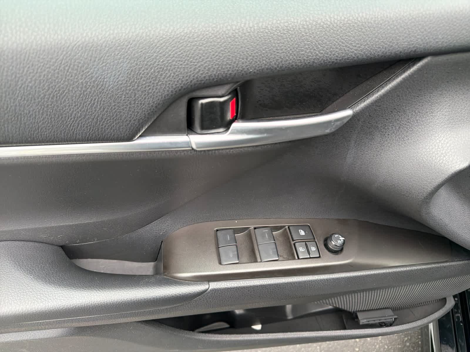 Used 2024 Toyota Camry SE FWD image 12