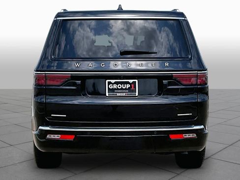 Used 2023 Jeep Wagoneer Series II AWD/4WD image 5