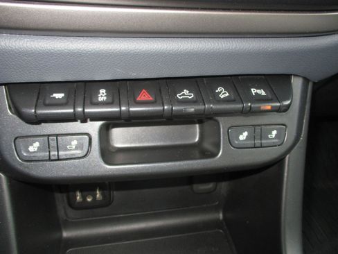 Used 2021 Chevrolet Colorado Z71 image 30