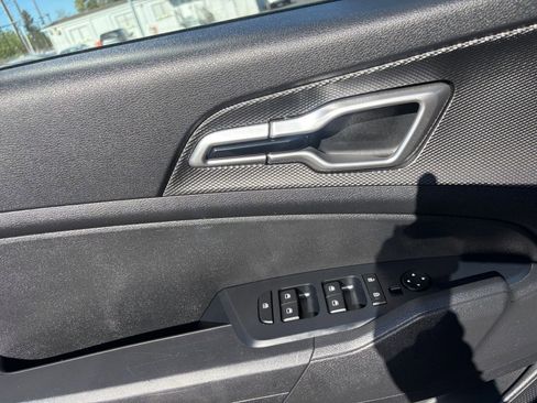 Used 2025 Kia Sportage LX image 18