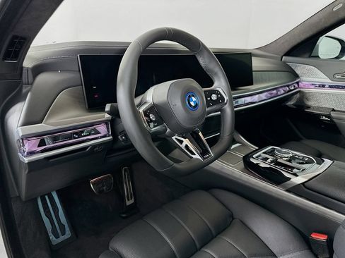 Used 2023 BMW i7 xDrive60 w/ Parking Assistance Package AWD/4WD image 9