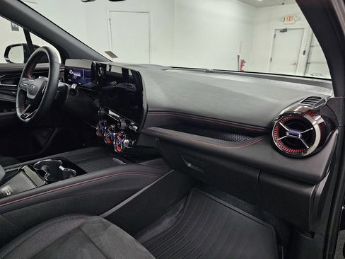 Used 2025 Chevrolet Blazer EV RS AWD/4WD image 12