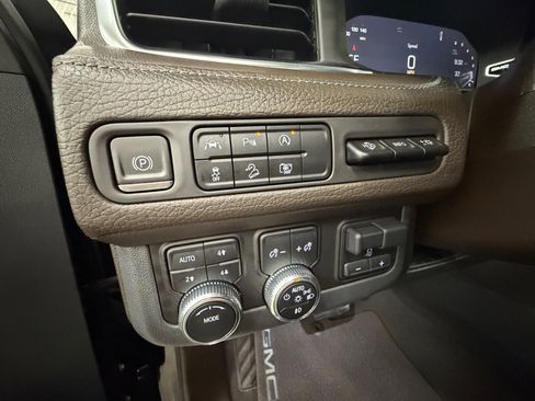 Used 2023 GMC Yukon Denali w/ Max Trailering Package image 24