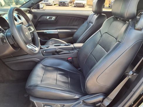 Used 2017 Ford Mustang Premium image 22