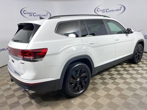 Used 2024 Volkswagen Atlas SE w/ Black Wheel Package AWD/4WD image 8