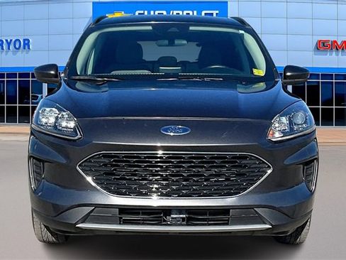 Used 2020 Ford Escape SE image 2