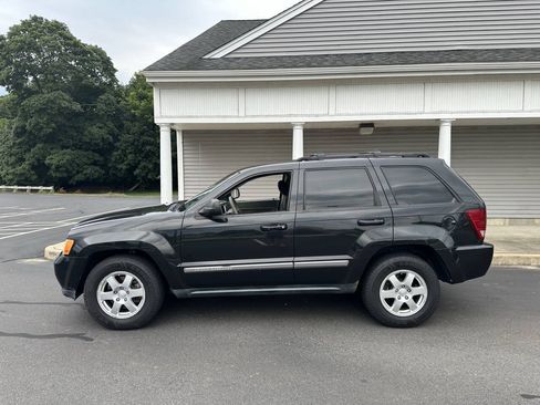 Used 2010 Jeep Grand Cherokee Laredo w/ Popular Equipment Group AWD/4WD image 16