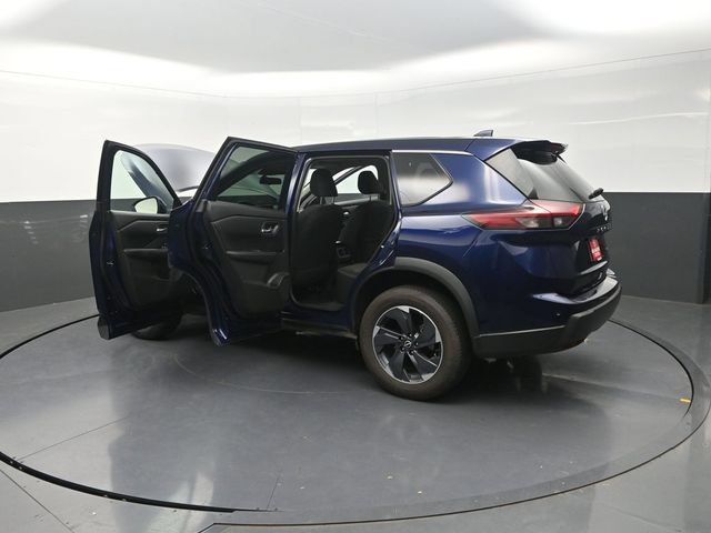 Used 2024 Nissan Rogue SV FWD image 43