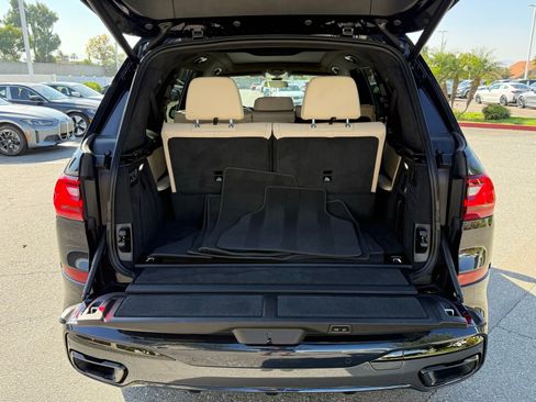 Used 2022 BMW X7 xDrive40i w/ M Sport Package image 17