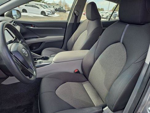 Used 2018 Toyota Camry LE image 20