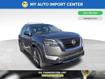 Used 2025 Nissan Pathfinder SL w/ SL Premium Package