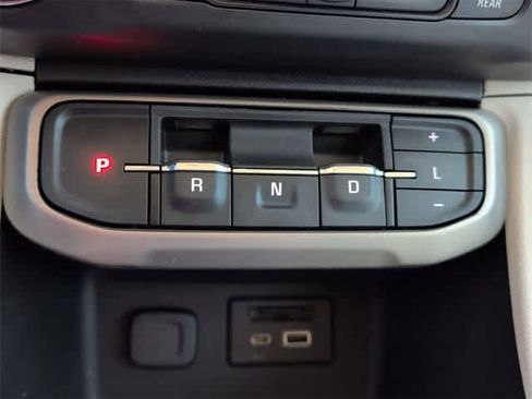 Certified 2022 GMC Acadia Denali w/ Denali Ultimate Package image 16